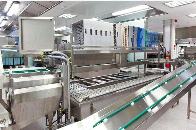 Industrial flight type conveyor dishwasher commercial kitchen Industrial flight type conveyor dishwasher commercial kitchen